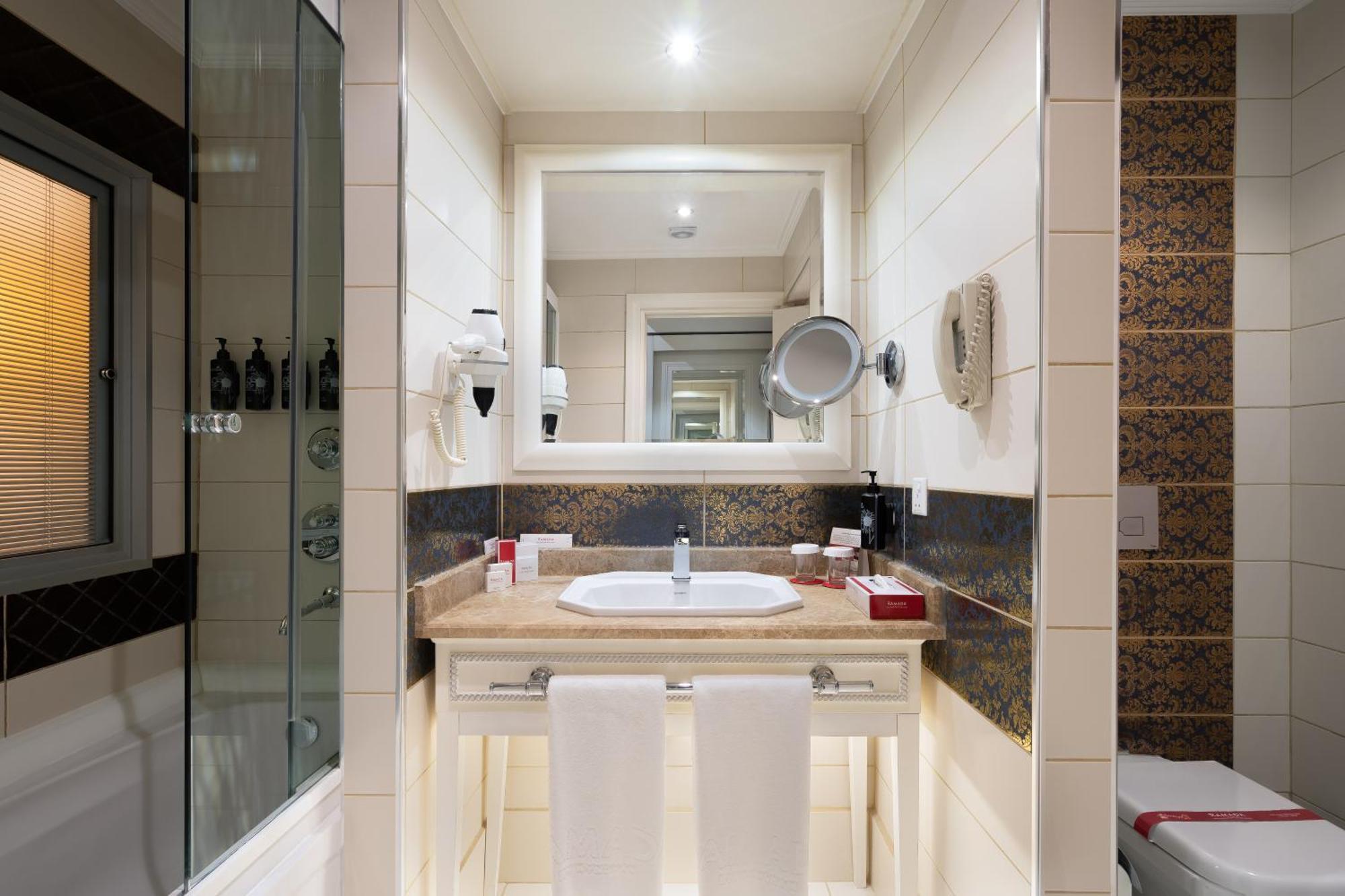 Ramada By Wyndham - Sulaymaniyah Salim Street Hotel Buitenkant foto