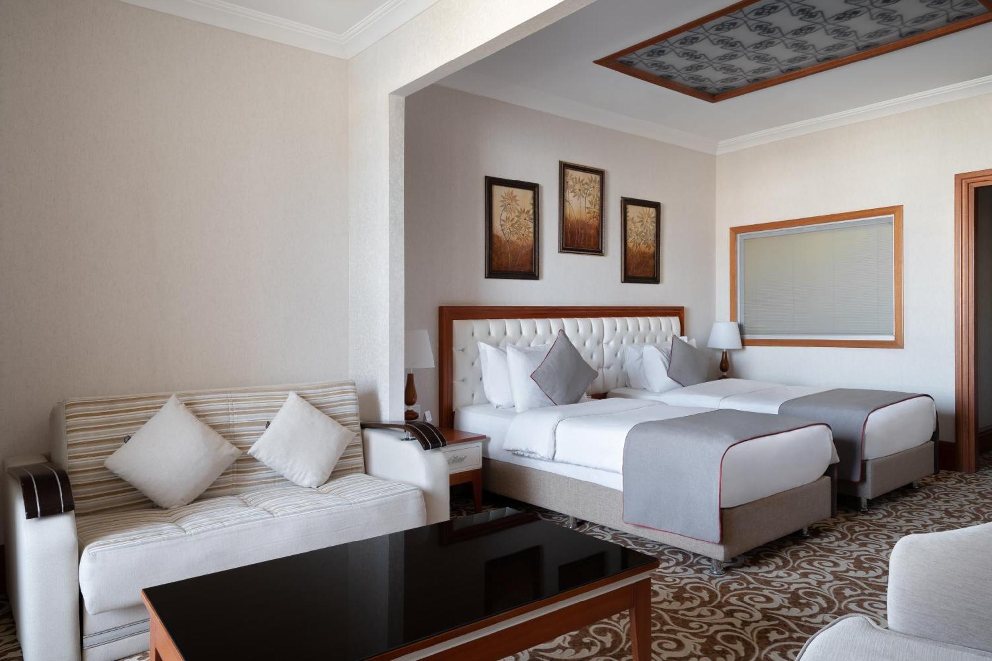 Ramada By Wyndham - Sulaymaniyah Salim Street Hotel Buitenkant foto