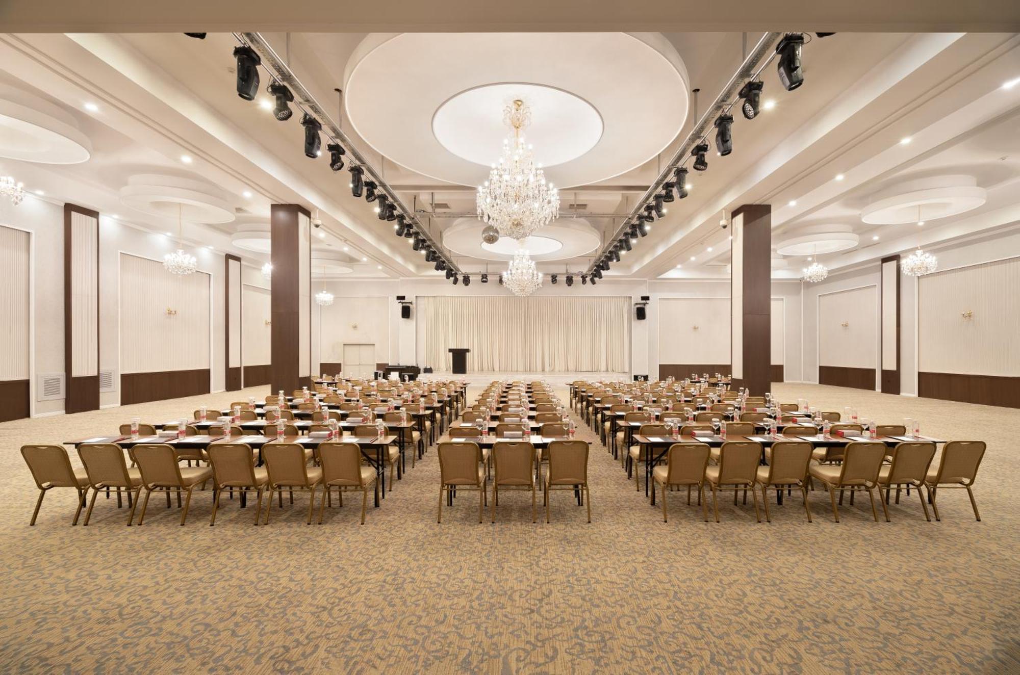 Ramada By Wyndham - Sulaymaniyah Salim Street Hotel Buitenkant foto